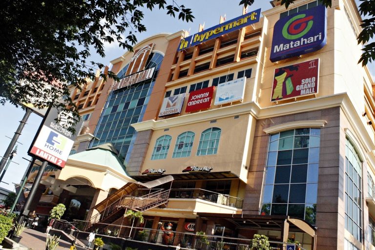mengulas-solo-grand-mall-pusat-belanja-lengkap-di-solo