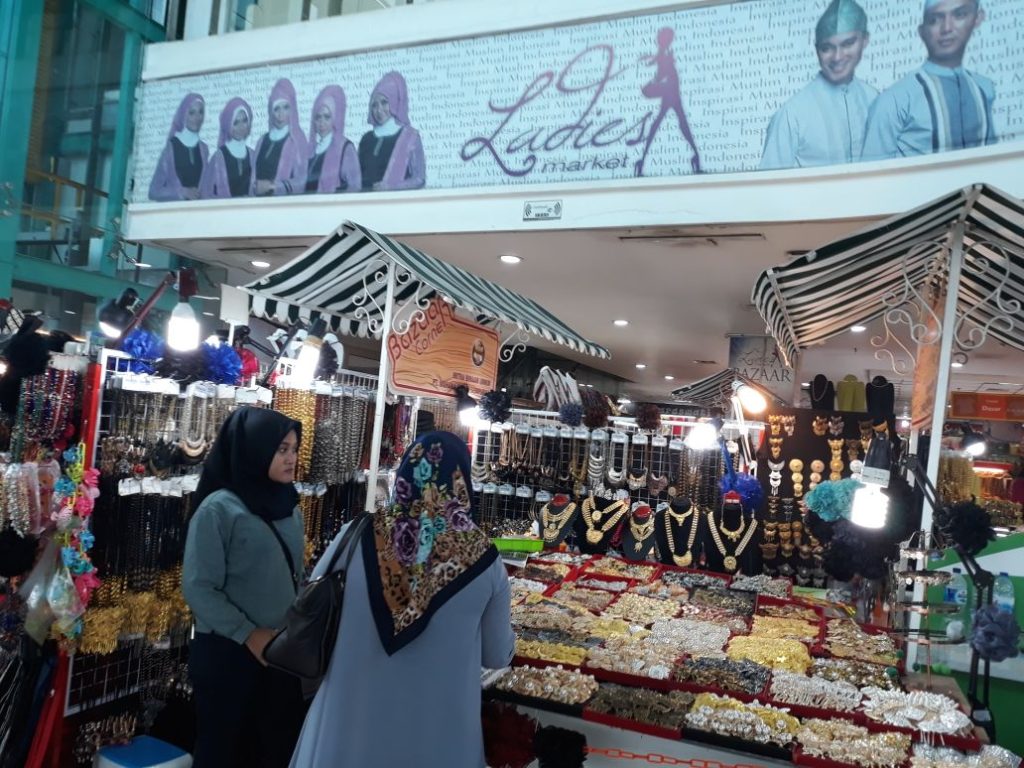 pusat-belanja-market-market-surga-belanja-di-jakarta