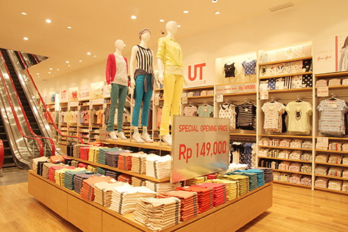 tempat-belanja-eksklusif-di-uniqlo-lotte-shopping-avenue