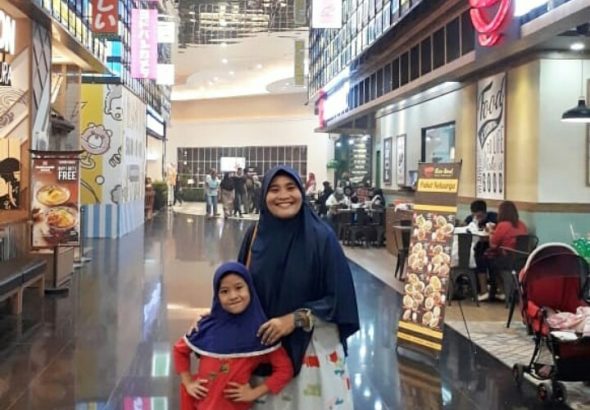 uniqlo-dan-trans-studio-mall-cibubur-tempat-belanja-dan-hiburan-lengkap
