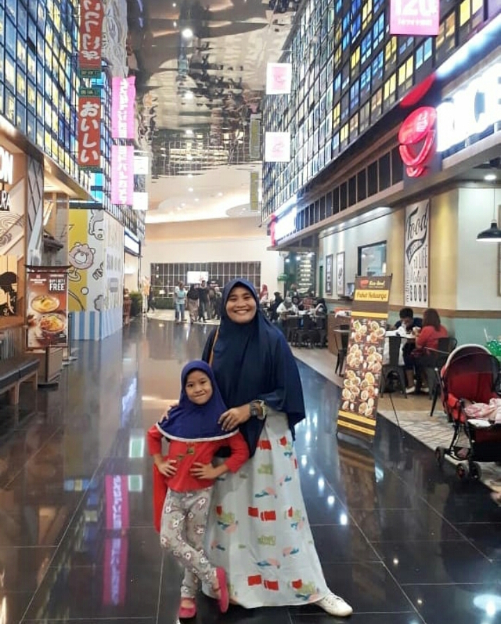 uniqlo-dan-trans-studio-mall-cibubur-tempat-belanja-dan-hiburan-lengkap