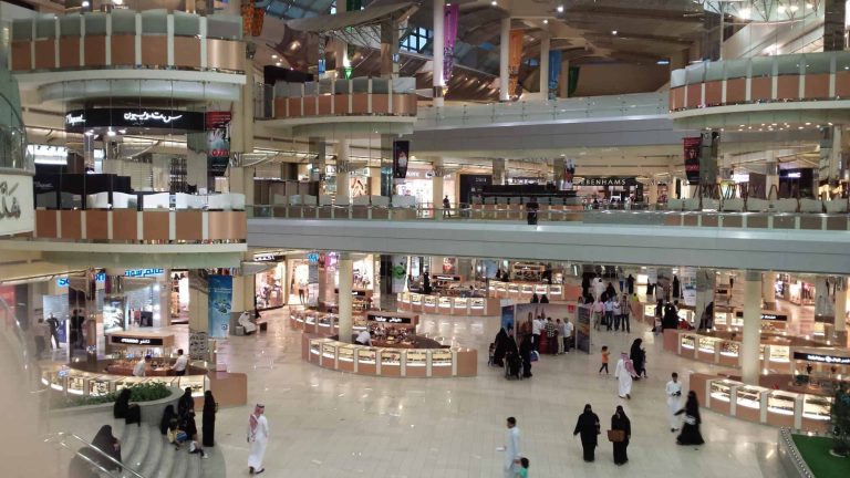 makkah-mall-pusat-belanja-lengkap-di-jantung-kota-makkah