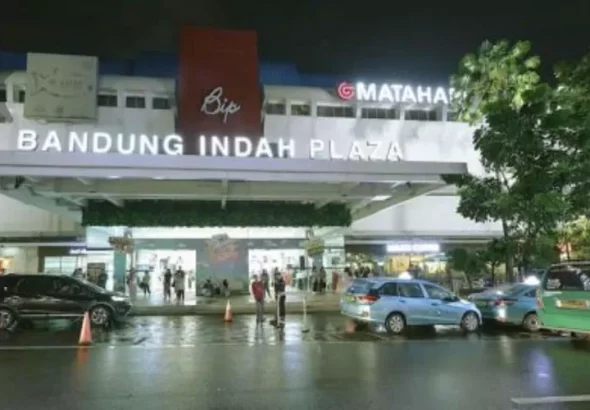 mengenal-bandung-indah-plaza-pusat-belanja-favorit-di-bandung