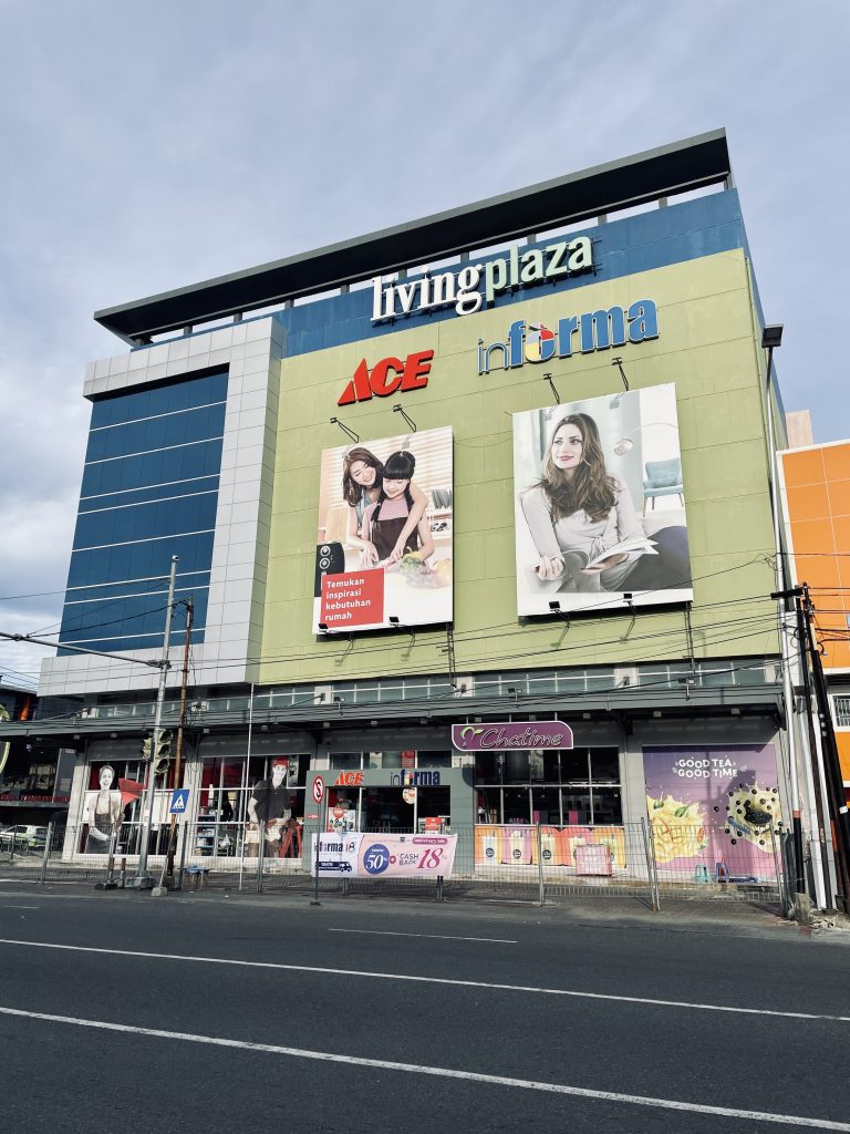 pusat-belanja-living-plaza-mall-padang-tempat-belanja-dan-hiburan-terlengkap