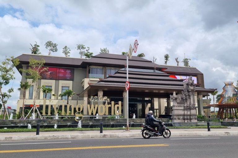 pusat-belanja-living-world-denpasar-tempat-belanja-dan-hiburan-lengkap