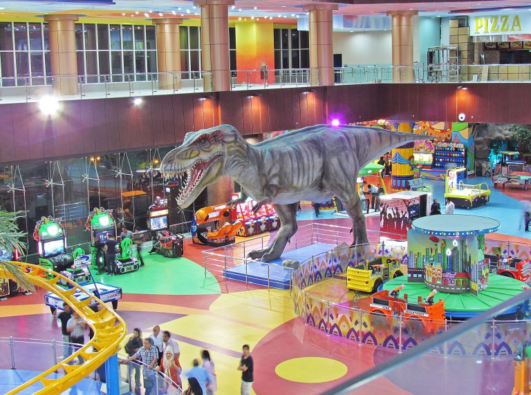 pusat-belanja-persian-gulf-complex-tempat-belanja-dan-hiburan-modern