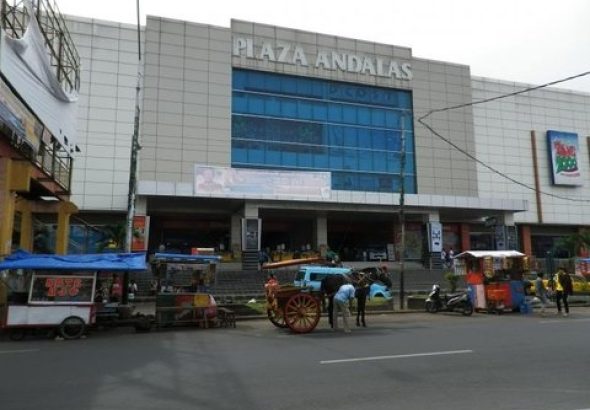 pusat-belanja-plaza-andalas-tempat-belanja-dan-hiburan-di-padang