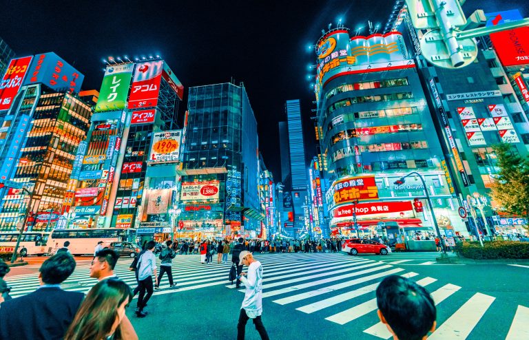 pusat-belanja-shinjuku-surga-belanja-dan-hiburan-di-tokyo