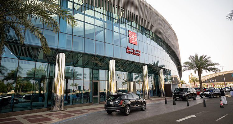 red-sea-mall-pusat-belanja-modern-di-pusat-kota