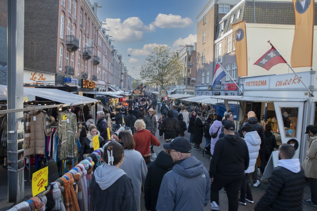 menelusuri-keunikan-pusat-belanja-albert-cuyp-market-amsterdam