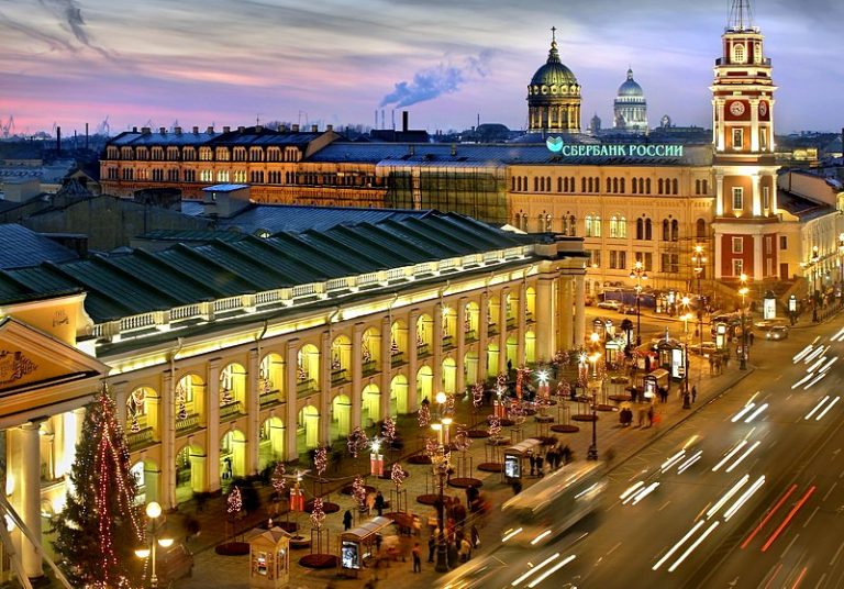 pusat-belanja-galeria-dan-gostiny-dvor-di-moskow-dan-novosibirsk