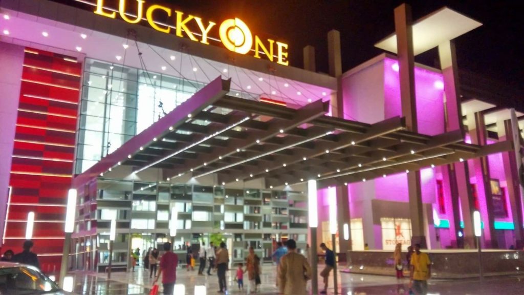 pusat-belanja-luckyone-mall-di-karachi-tempat-belanja-dan-hiburan