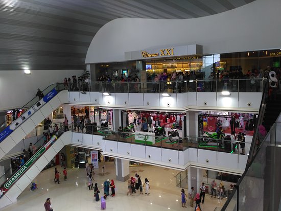 pusat-belanja-mal-boemi-kedaton-tempat-berbelanja-dan-bersantai