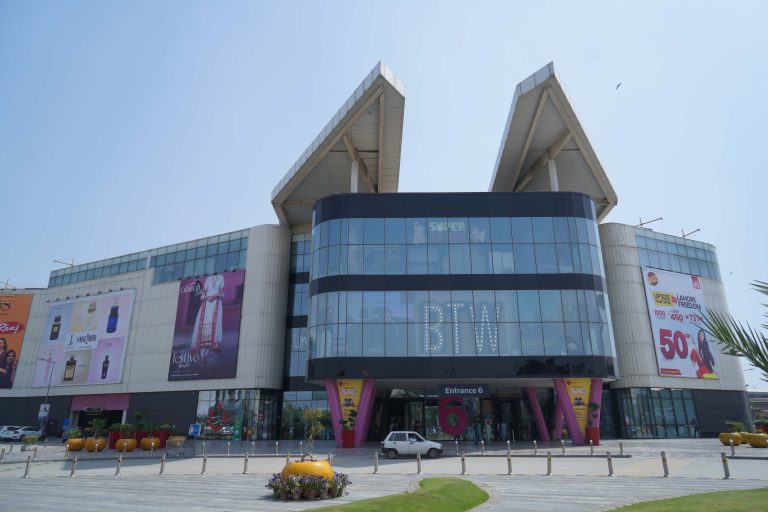 pusat-belanja-packages-mall-di-lahore-tempat-belanja-dan-hiburan