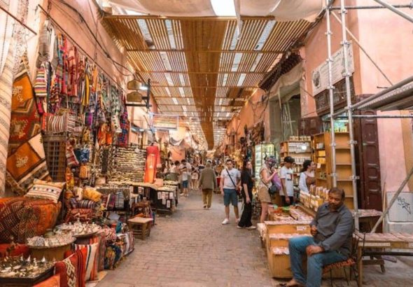 pusat-belanja-souk-semmarine-destinasi-perbelanjaan-tradisional-di-maroko