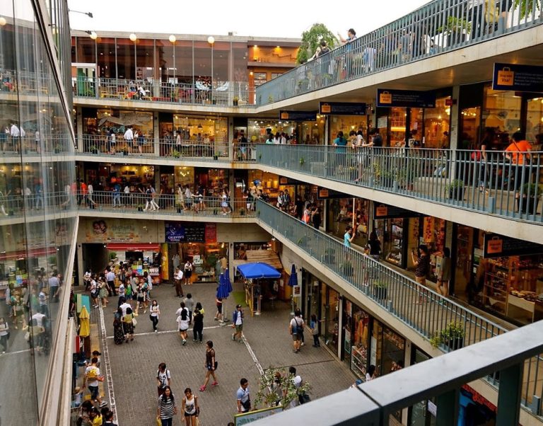 menelusuri-keunikan-pusat-belanja-insadong-di-seoul