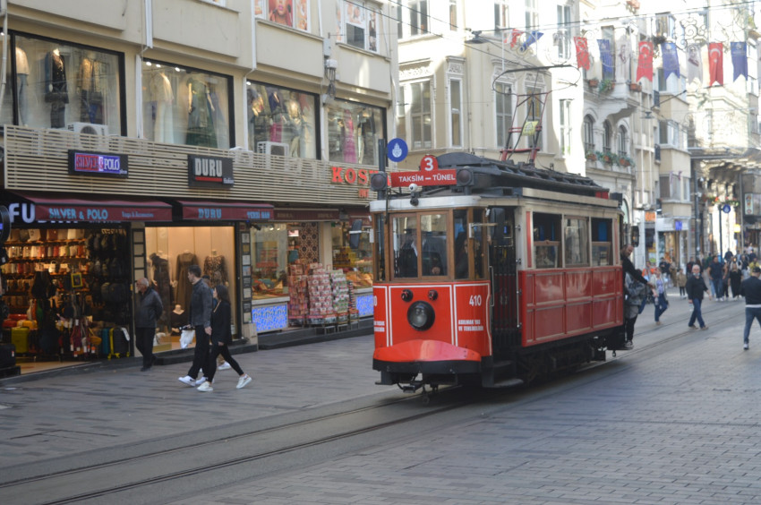 pusat-belanja-istiklal-street-surga-belanja-dan-hiburan-di-istanbul