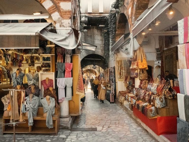 pusat-belanja-laleli-surga-belanja-terlengkap-di-istanbul