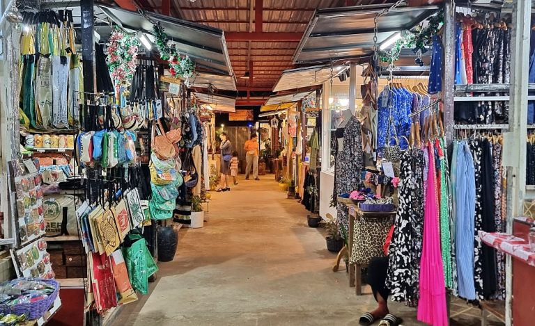 pusat-belanja-made-in-cambodia-market-tempat-belanja-produk-lokal