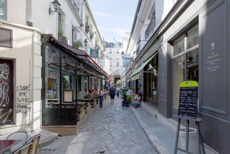 pusat-belanja-rue-du-commerce-tempat-belanja-lengkap-dan-nyaman