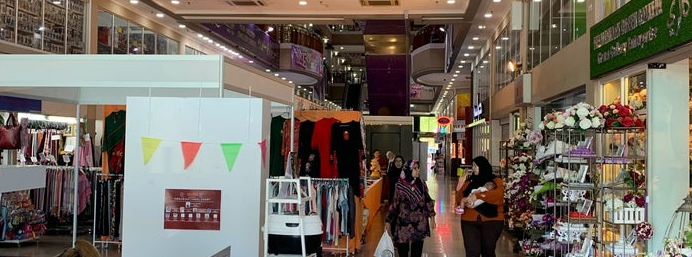 pusat-belanja-times-square-tempat-belanja-dan-hiburan-populer