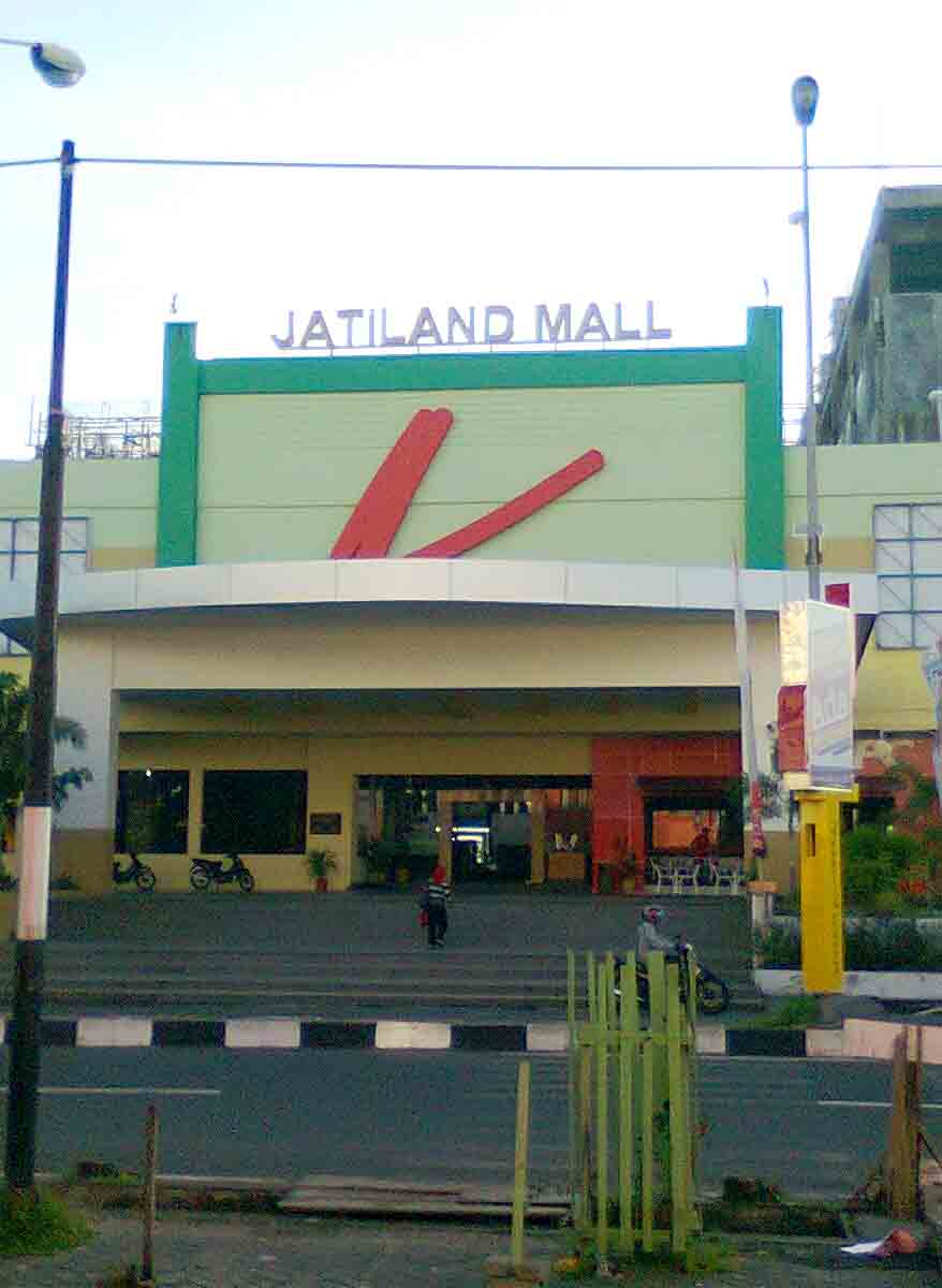 jatiland-mall-pusat-belanja-lengkap-di-jateng