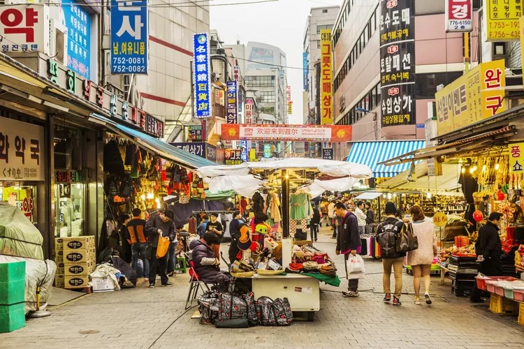 pusat-belanja-namdaemun-market-surga-belanja-tradisional-korea