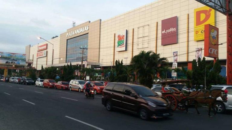 pusat-belanja-plaza-andalas-tempat-belanja-dan-hiburan-terdekat