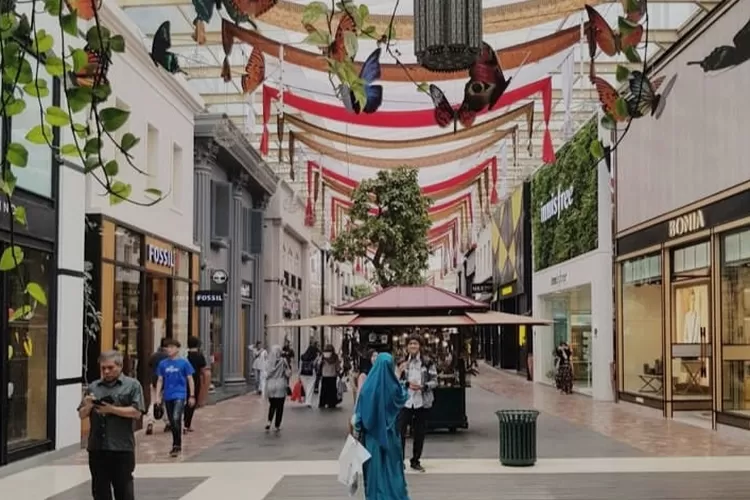 eksplorasi-pusat-belanja-paris-van-java-mall-di-bandung