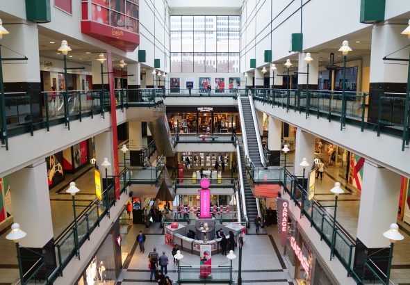 pusat-belanja-centre-de-montreal-eaton-center-tempat-belanja-modern