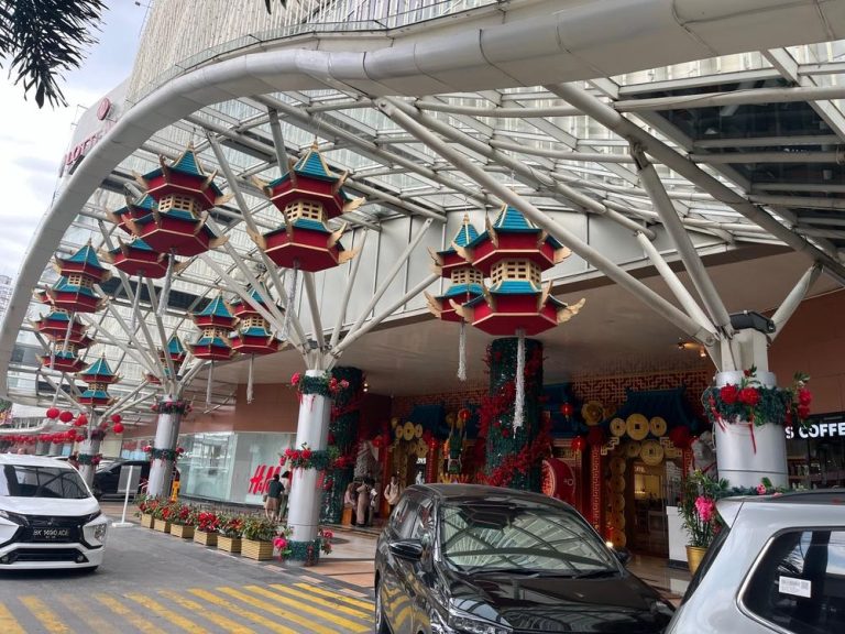 pusat-belanja-centre-point-mall-tempat-belanja-dan-hiburan-terlengkap