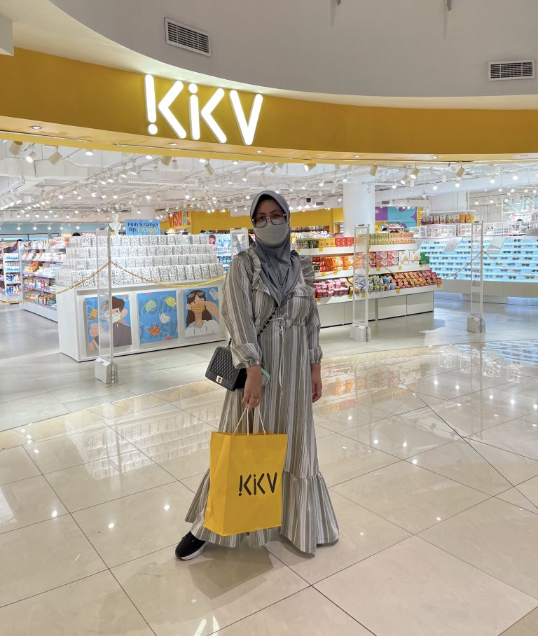 pusat-belanja-fifth-avenue-surga-belanja-dan-hiburan-di-jakarta