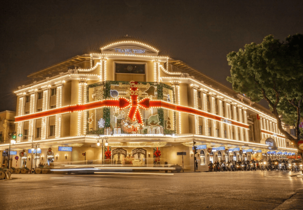 pusat-belanja-trang-tien-plaza-tempat-belanja-dan-hiburan-utama