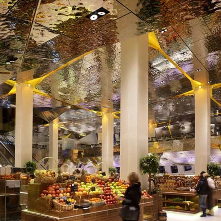 pusat-belanja-tsvetnoy-central-market-tempat-belanja-dan-kuliner